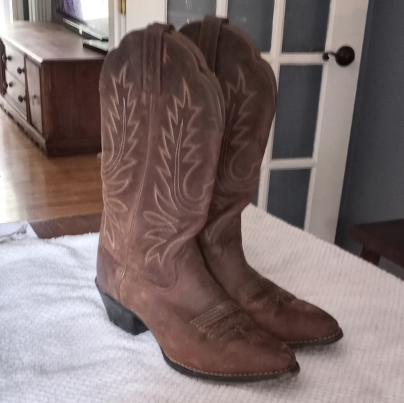 COPY - Ariat cowboy boots - Picture 1 of 2